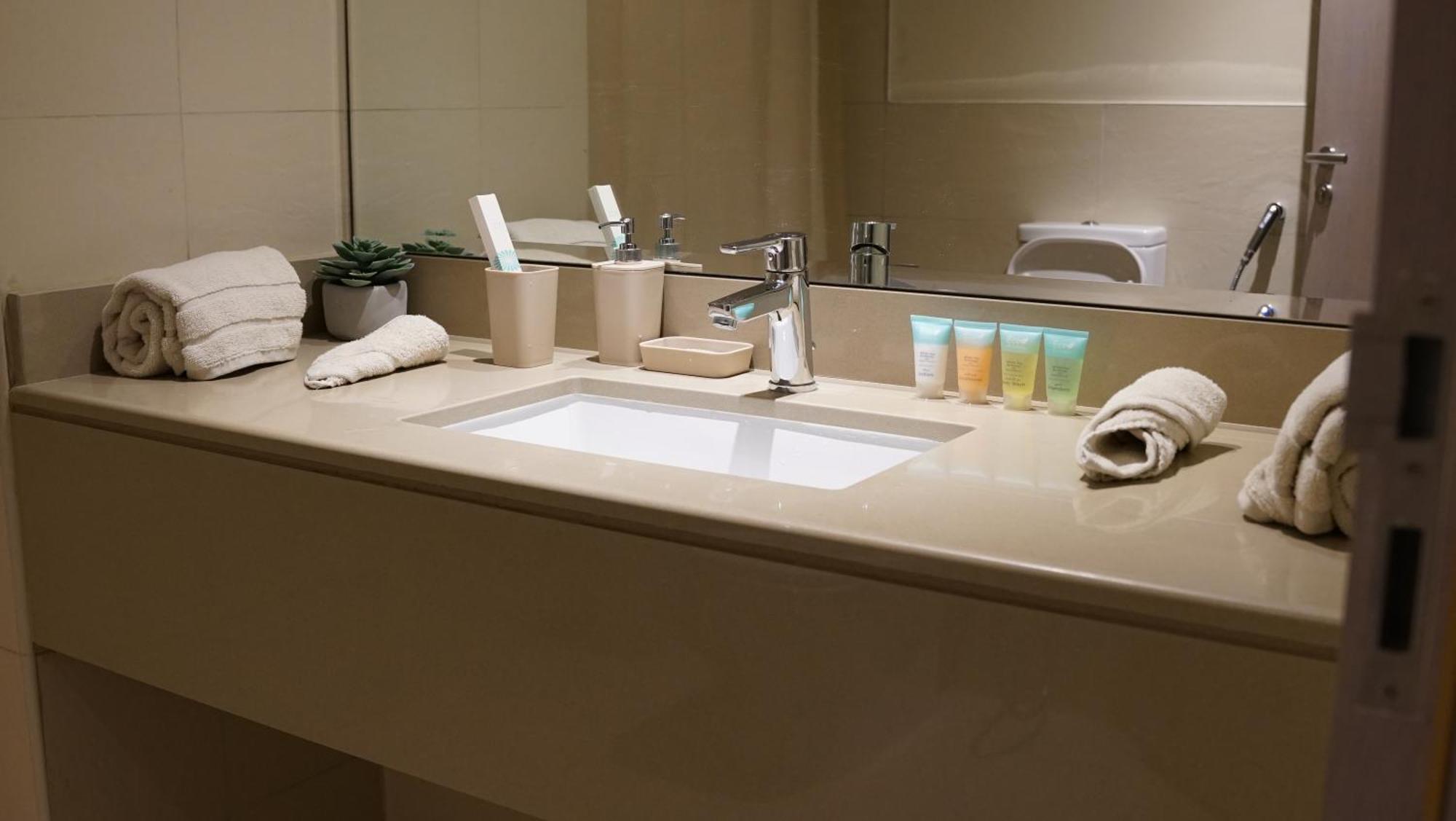 2 Bedroom Wabi Sabi In Yas Abu Dhabi